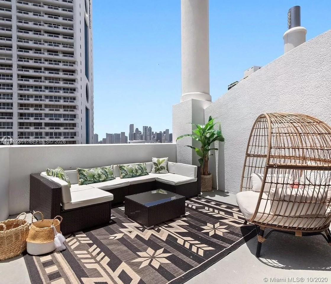 1750 N Bayshore Dr #1750-1108 - Photo 5 of 26