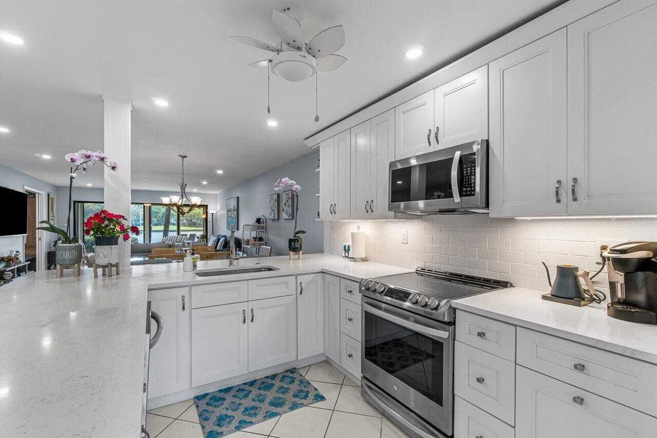 5188 Oak Hill Ln #5188-1111 - Photo 7 of 40