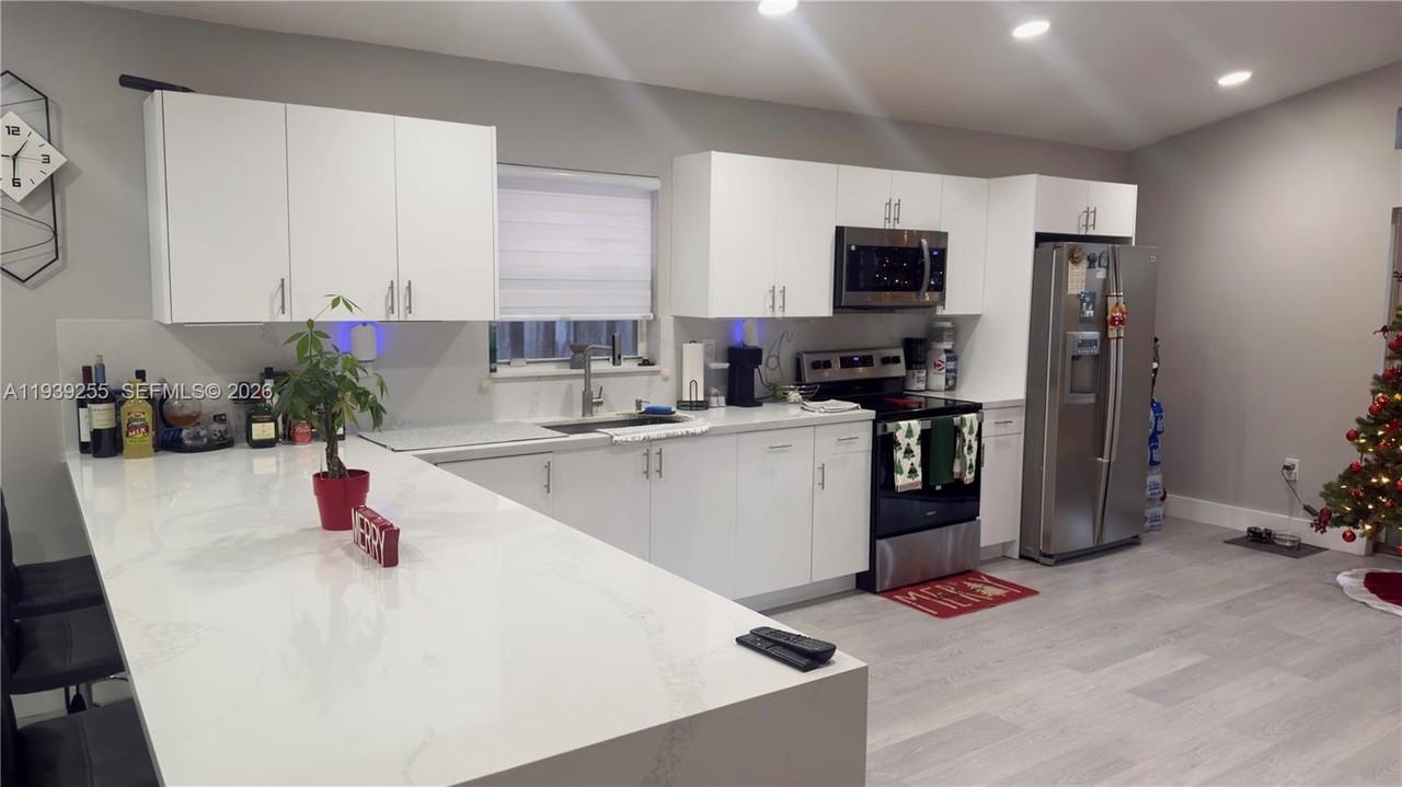 2006 Se 14th Ct #2006 - Photo 3 of 13