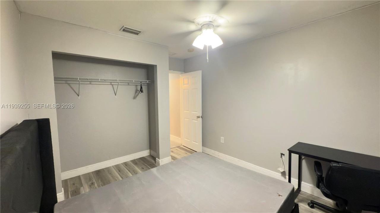 2006 Se 14th Ct #2006 - Photo 7 of 13