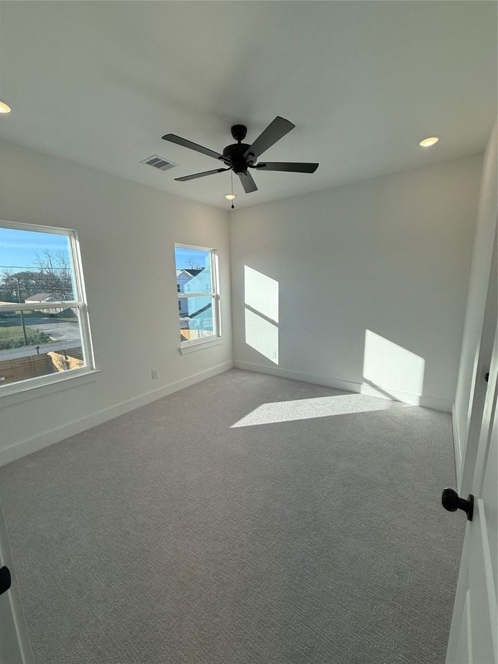 1464 Ferguson Way #1464A - Photo 3 of 9