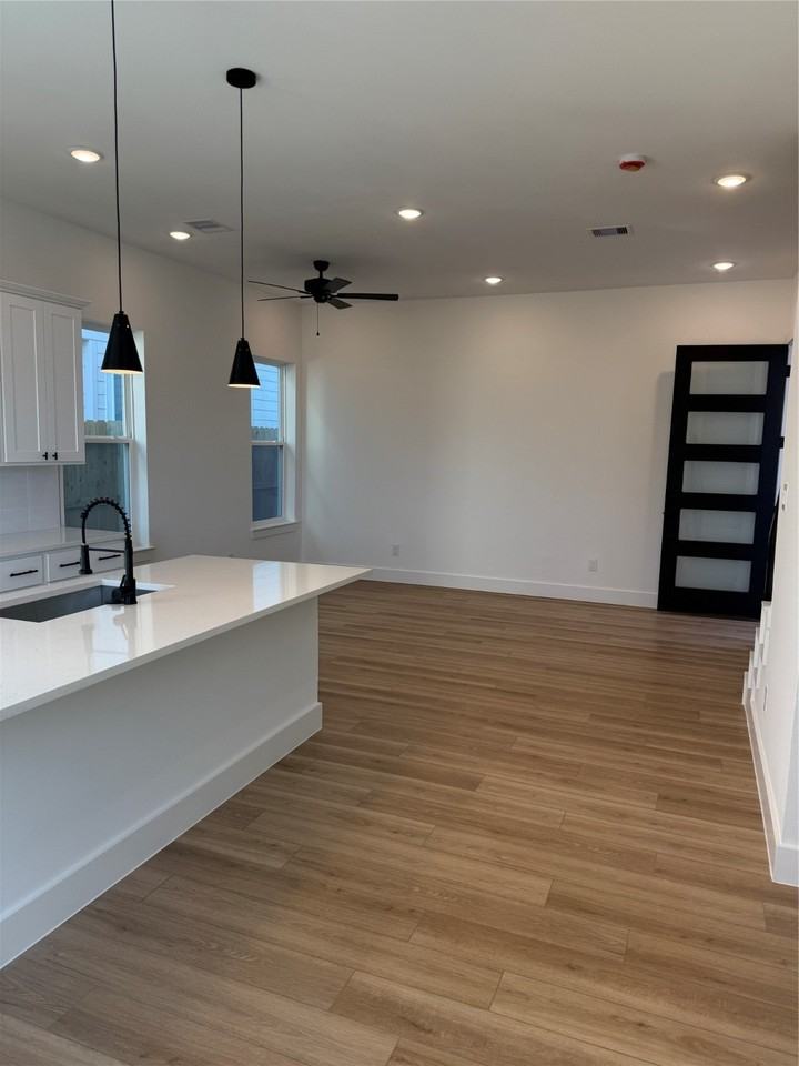 1464 Ferguson Way #1464A - Photo 4 of 9