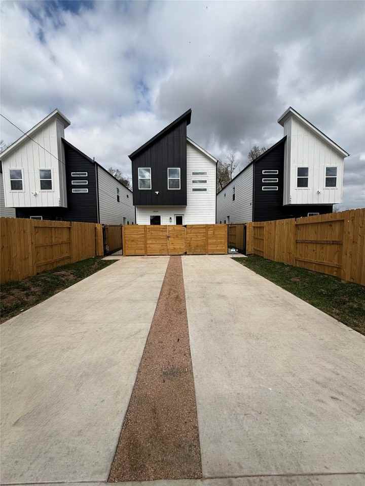 1464 Ferguson Way #1464A - Photo 7 of 9