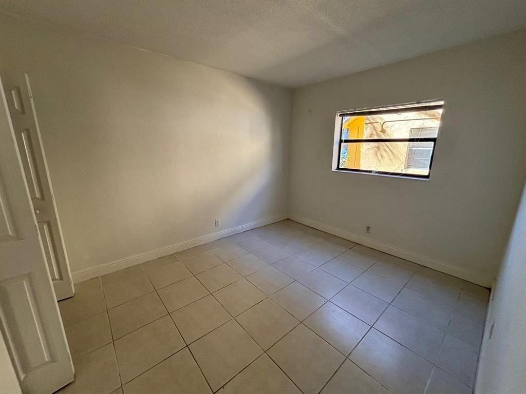 4061 N Dixie Hwy #4061-17 - Photo 2 of 14