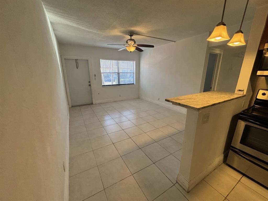 4061 N Dixie Hwy #4061-17 - Photo 7 of 14