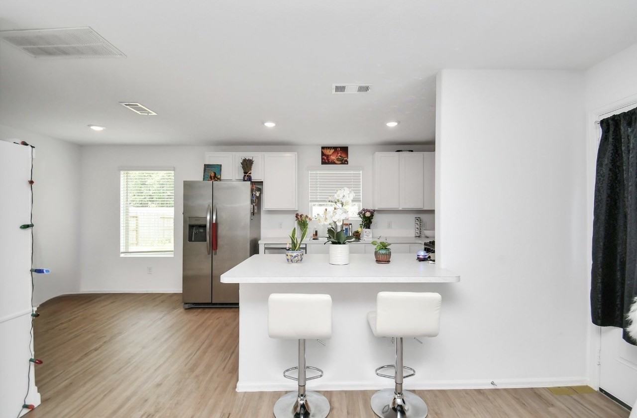 18606 Rosehill Prairie Dr #18606 - Photo 5 of 9