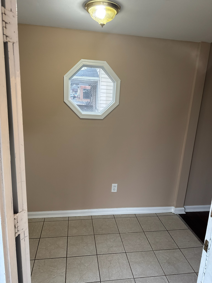 1905 Sheffield St #1 - Photo 7 of 8