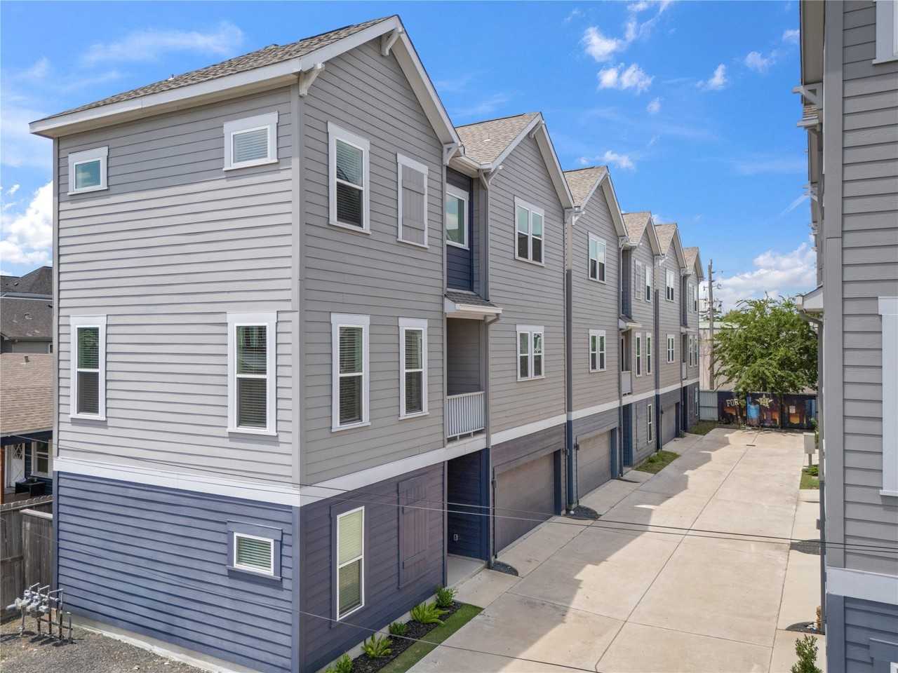 2206 Lou Ellen Ln #2206B - Photo 5 of 33