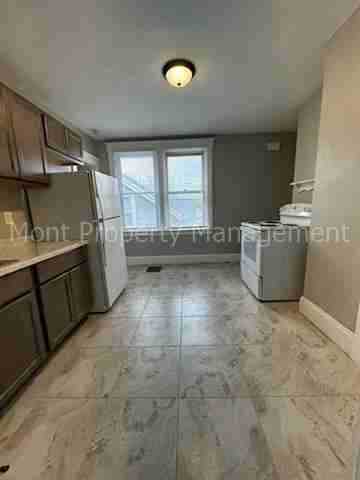 212 Jackson Ave #2 - Photo 3 of 21