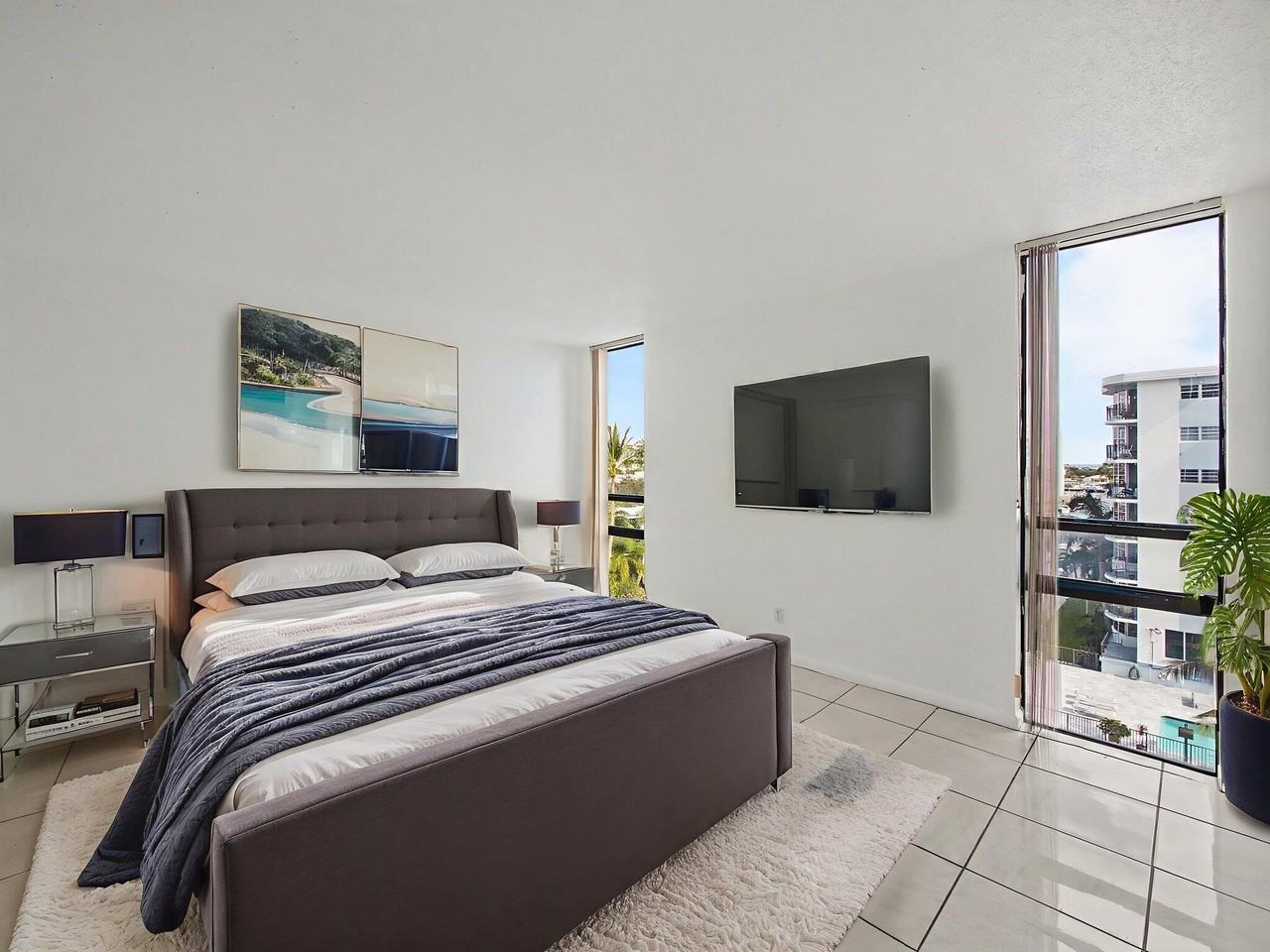 4800 Bayview Dr #4800-606 - Photo 4 of 18