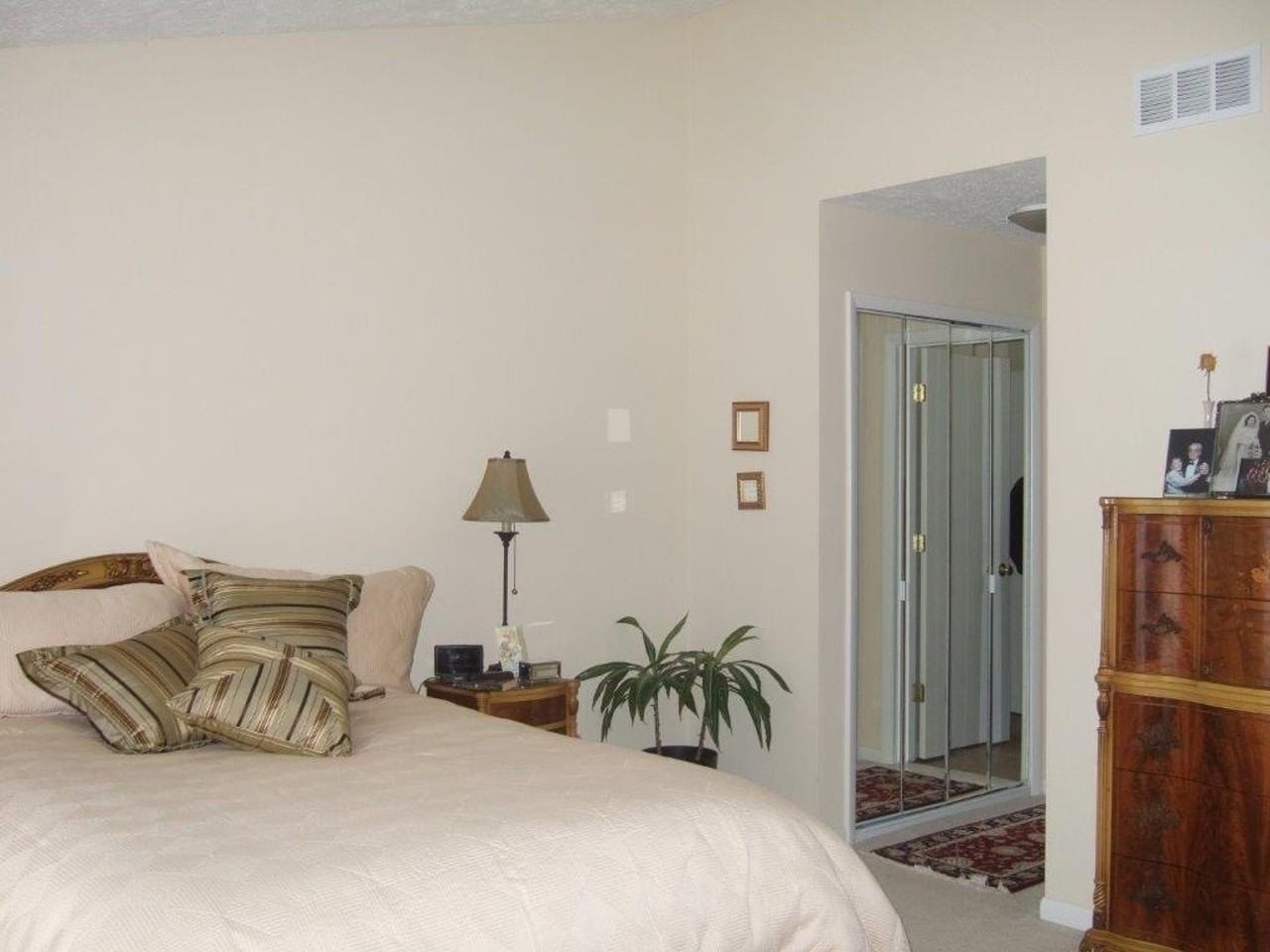 5604 Bridge Ave - Photo 5 of 11