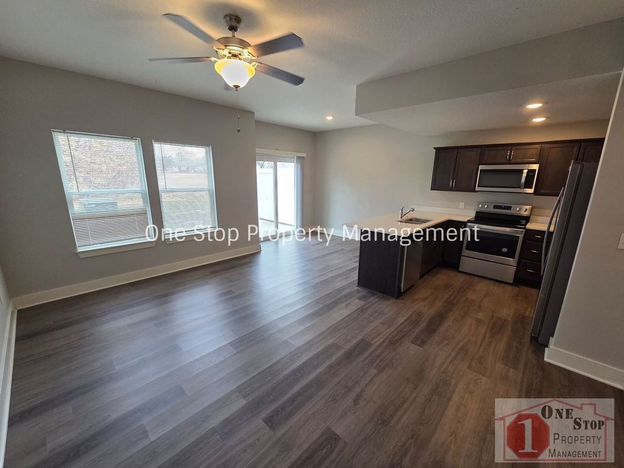 330 N 6th Ter - Photo 3 of 19