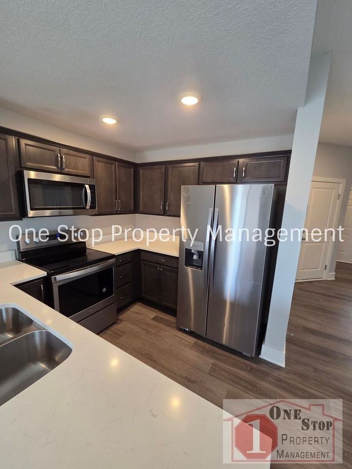 330 N 6th Ter - Photo 6 of 19