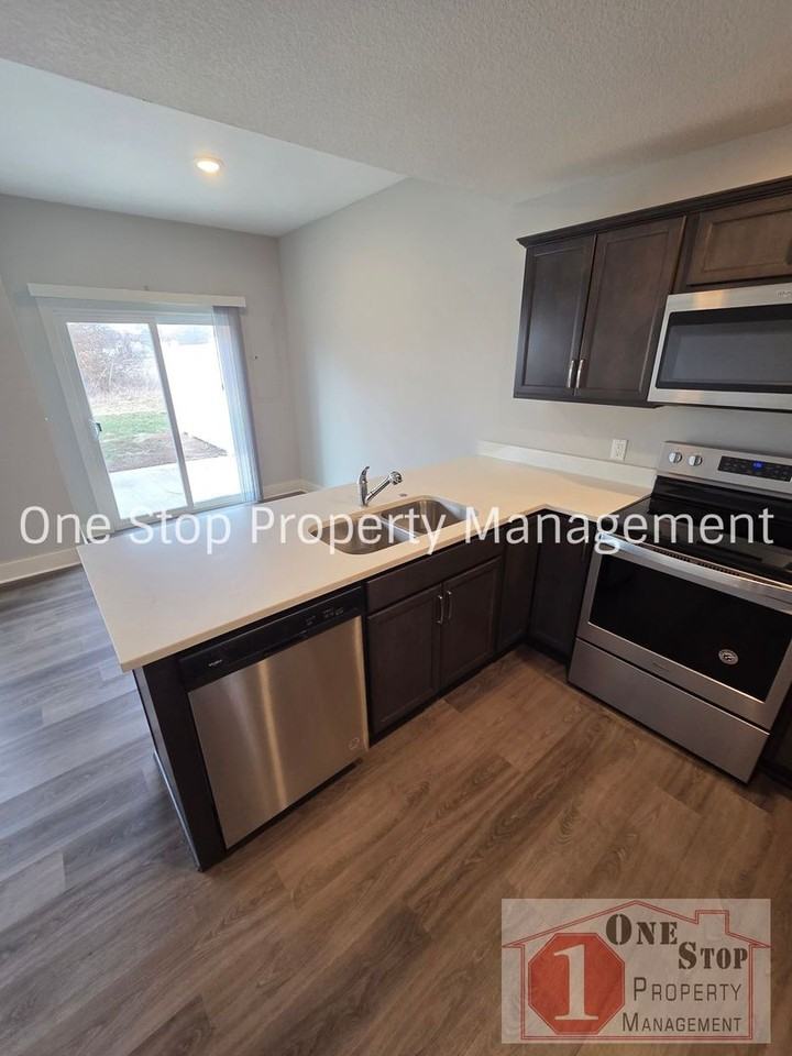 330 N 6th Ter - Photo 7 of 19