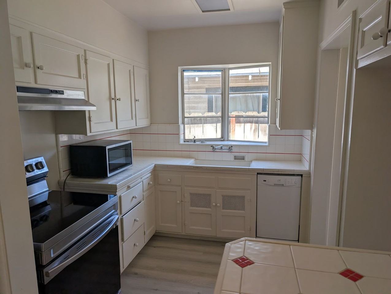 650 E Harvard Ave - Photo 2 of 35