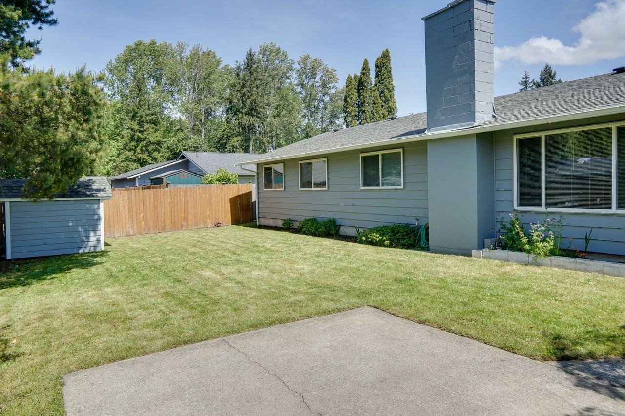 1921 Edmonds Dr Se - Photo 2 of 22