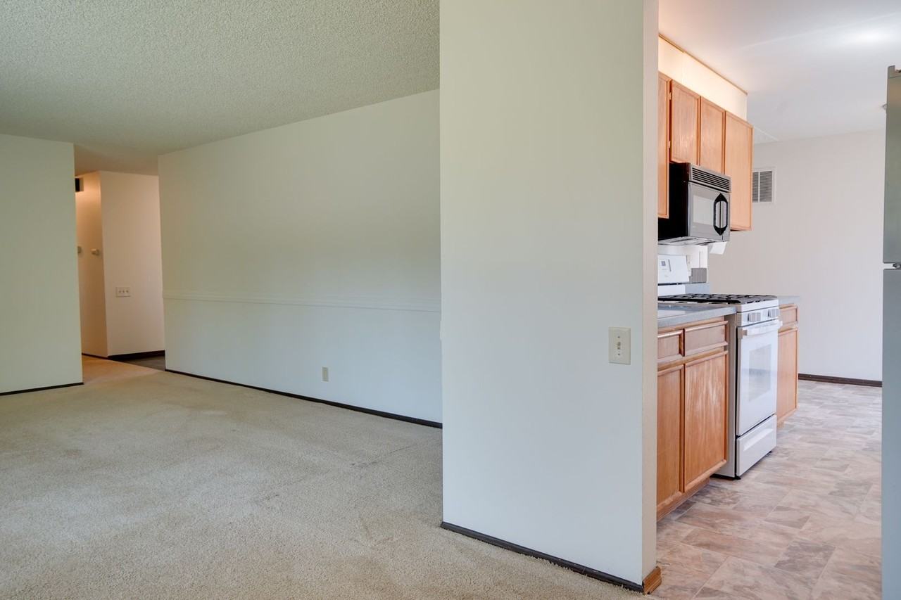 1921 Edmonds Dr Se - Photo 5 of 22