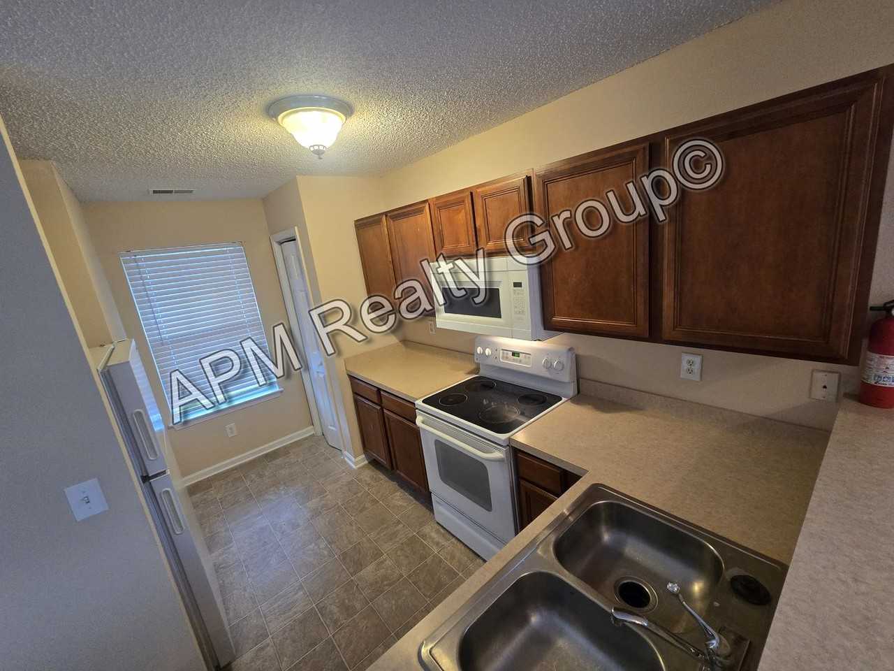 237 Windsor Village Dr - Photo 4 of 15