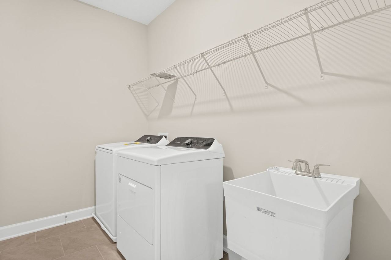 489 Caiden Dr - Photo 4 of 32