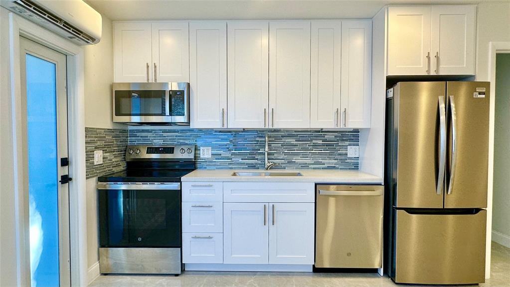 1145 Ne 17th Ter #1145-3 - Photo 6 of 32