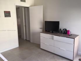 Mystic Pointe Tower 200 - Photo 1 of 1