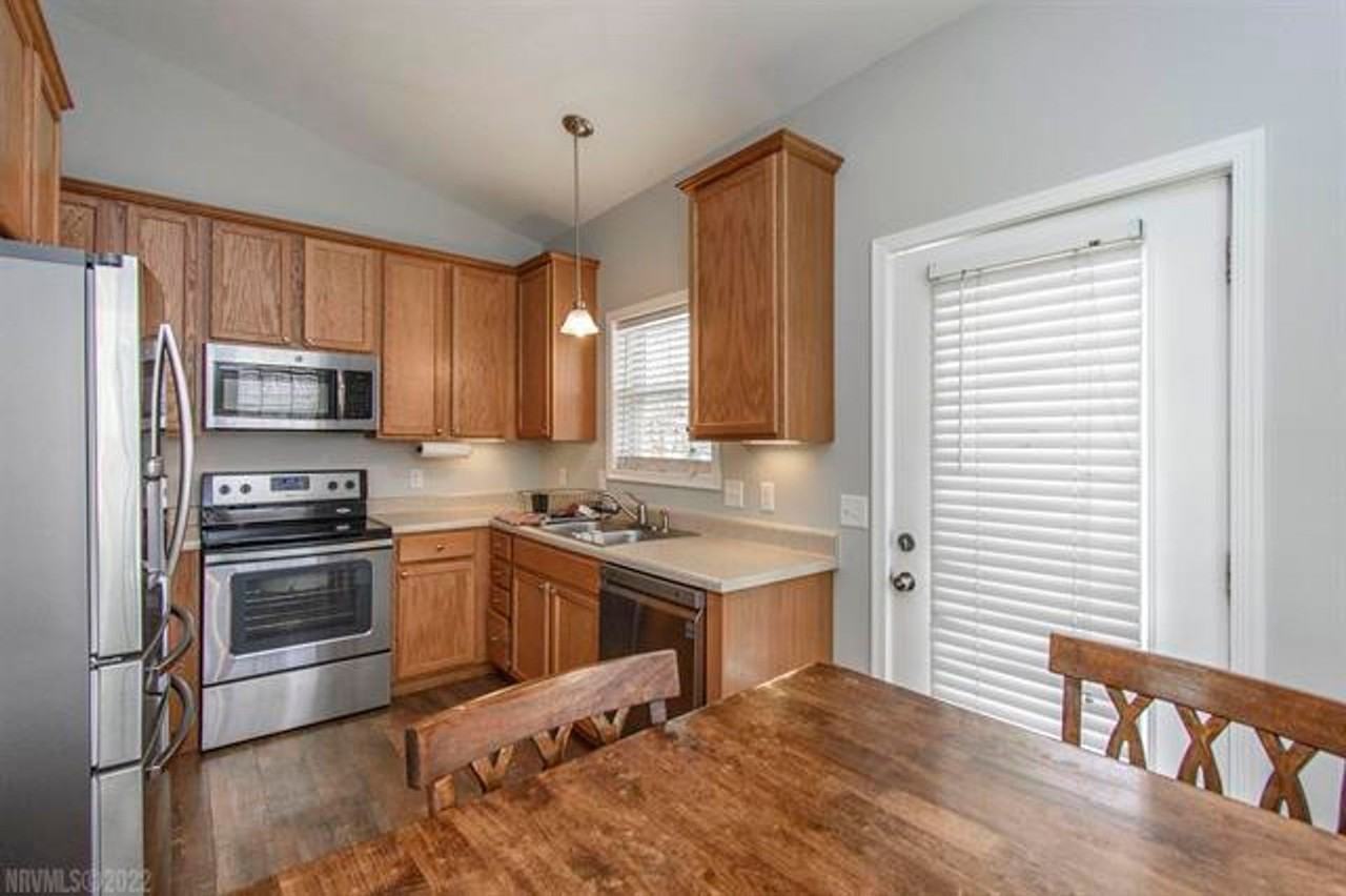 258 Economy St - Photo 3 of 9