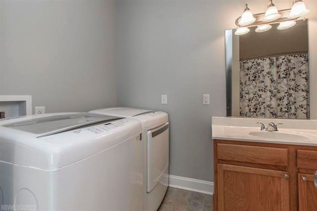 258 Economy St - Photo 5 of 9