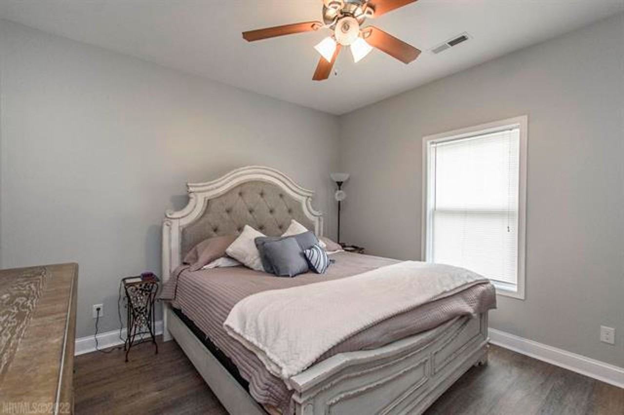 258 Economy St - Photo 7 of 9