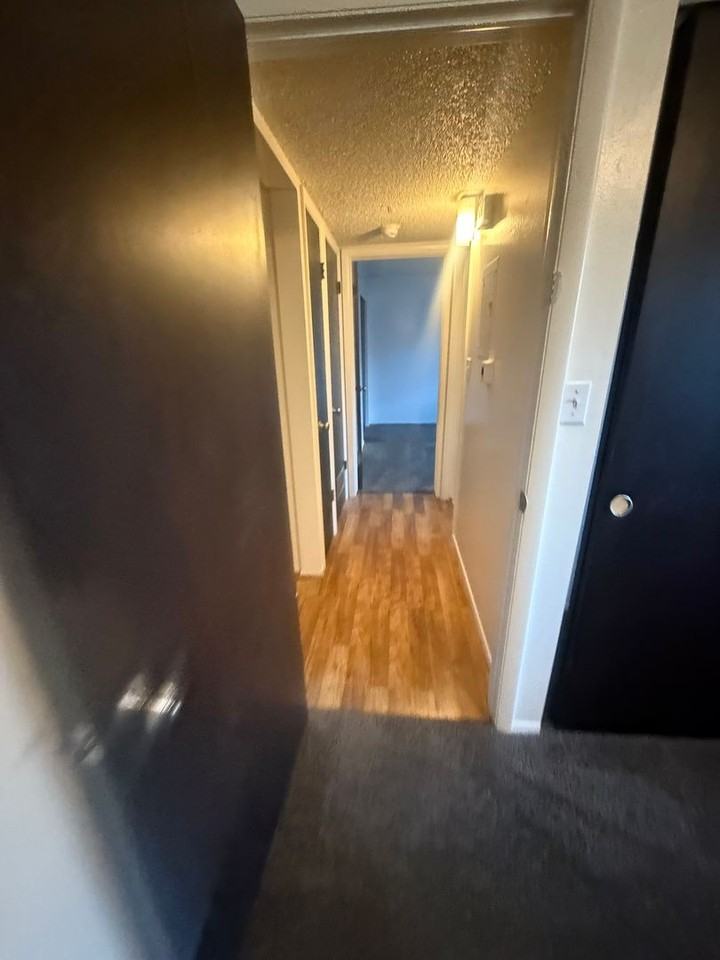 475 E 6th Ave - Photo 4 of 5