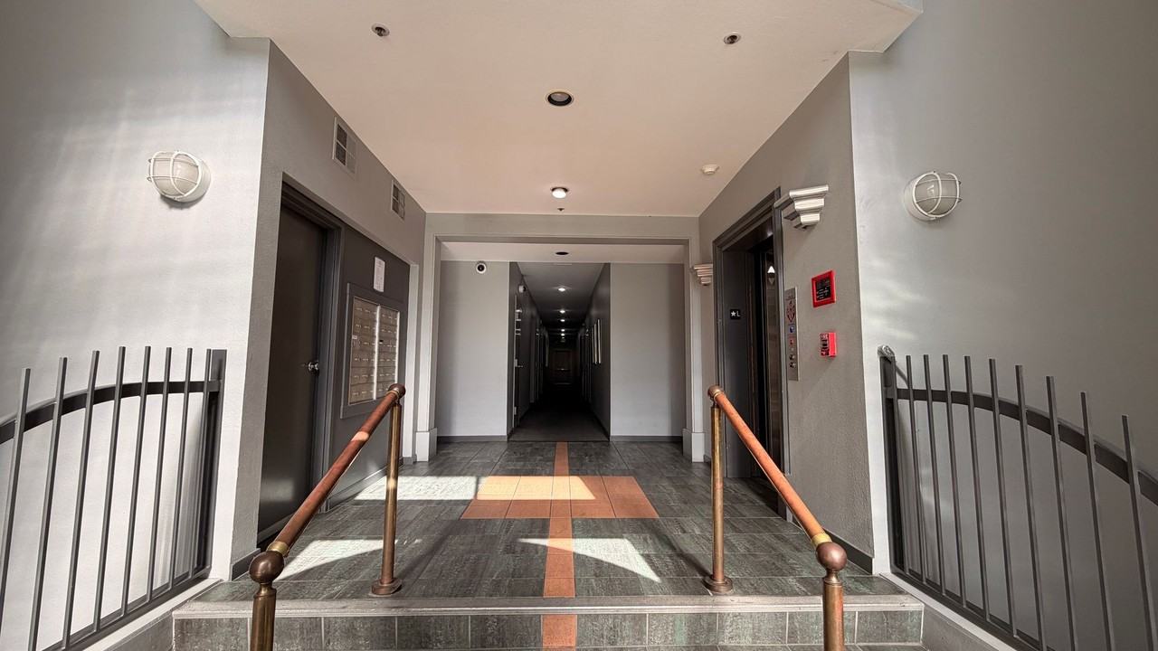 97 E Saint James St #58 - Photo 3 of 18