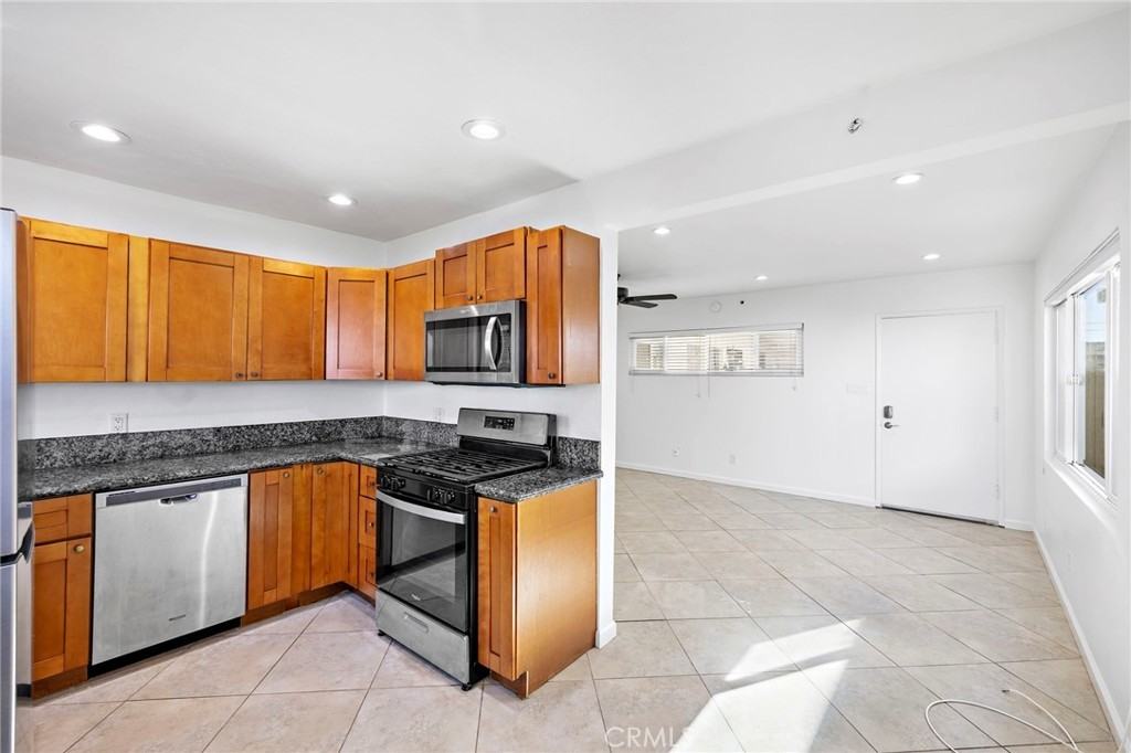 128 W Escalones #128B - Photo 4 of 14