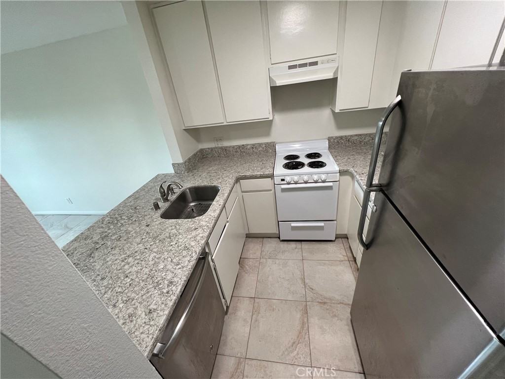 3830 Avenida Del Presidente #3830-34 - Photo 3 of 9