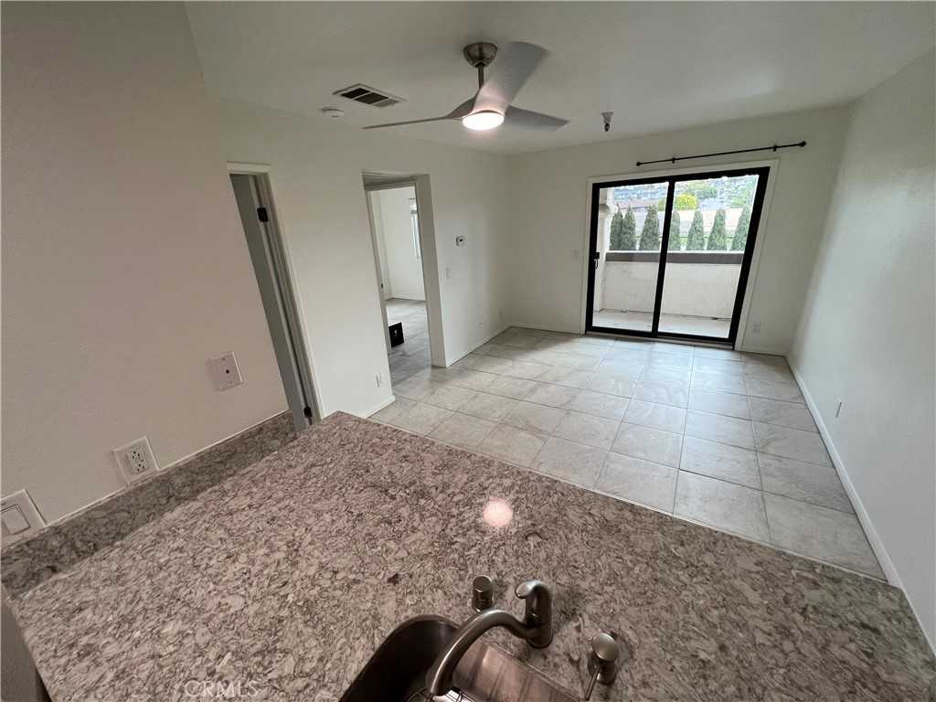 3830 Avenida Del Presidente #3830-34 - Photo 4 of 9