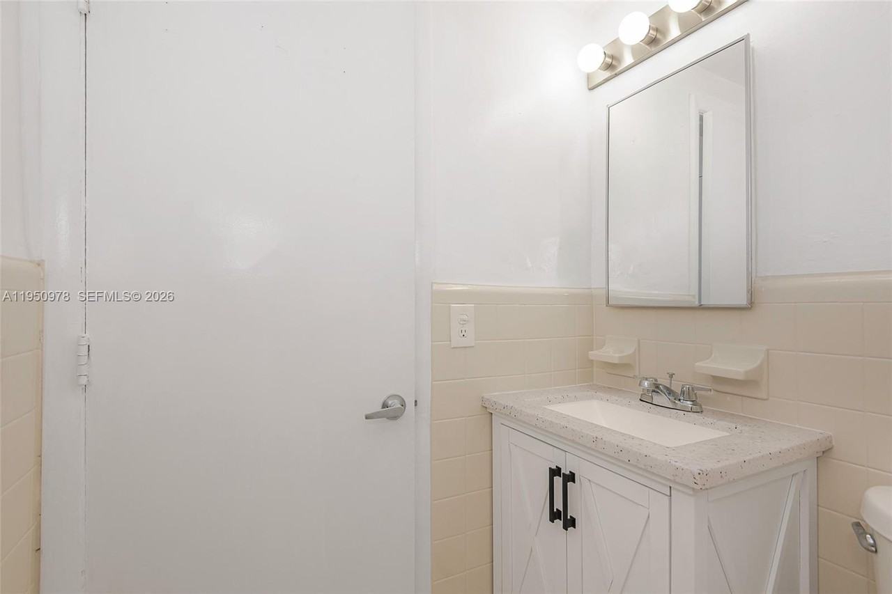 1441 Lincoln Rd #1441-411 - Photo 6 of 24