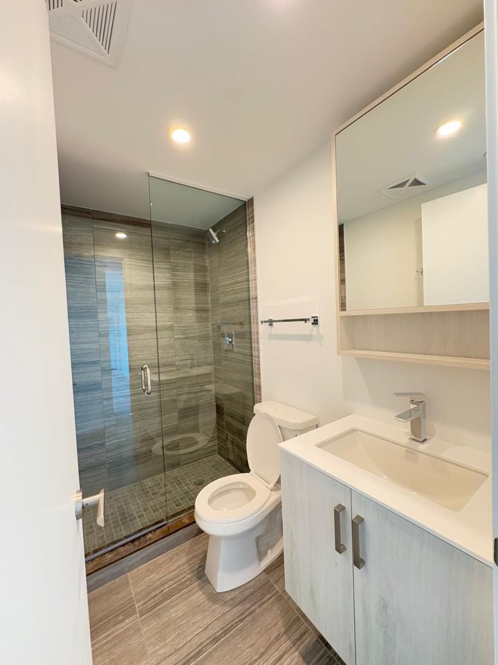 Yonge St & Queen St E - Photo 2 of 20