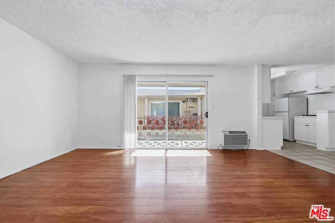 515 N Alfred St #515-206 - Photo 3 of 28