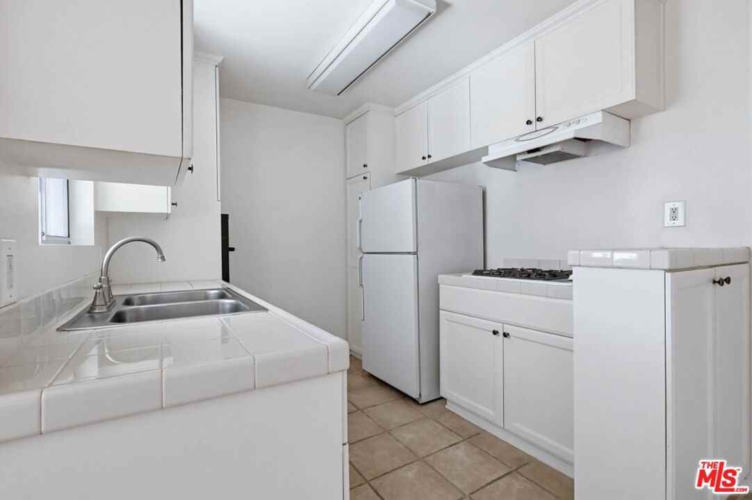 515 N Alfred St #515-206 - Photo 4 of 28