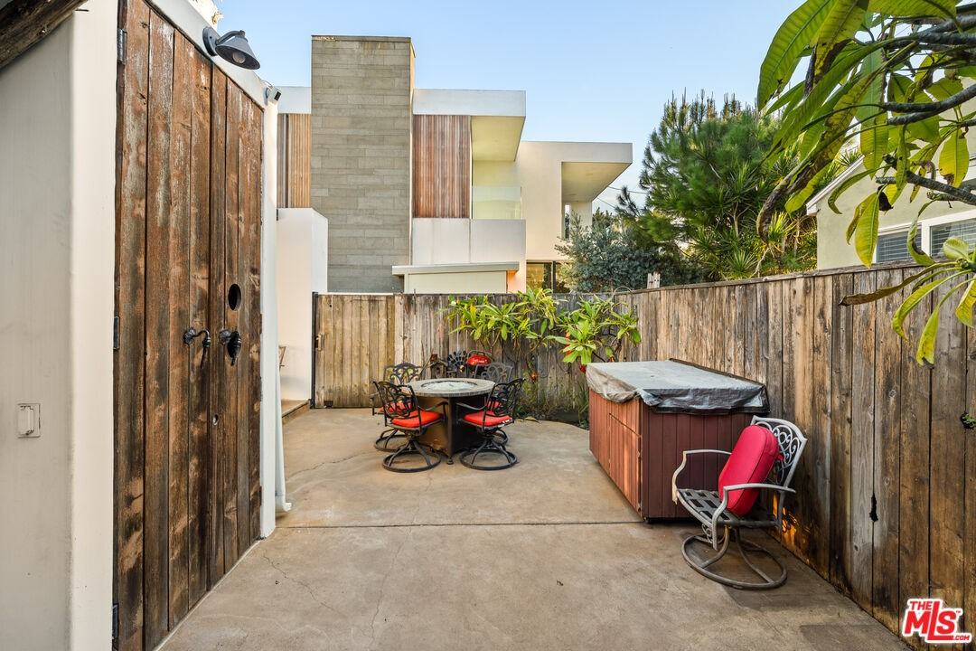 545 Norwich Dr #545 - Photo 3 of 13