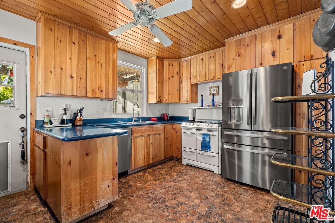 545 Norwich Dr #545 - Photo 6 of 13