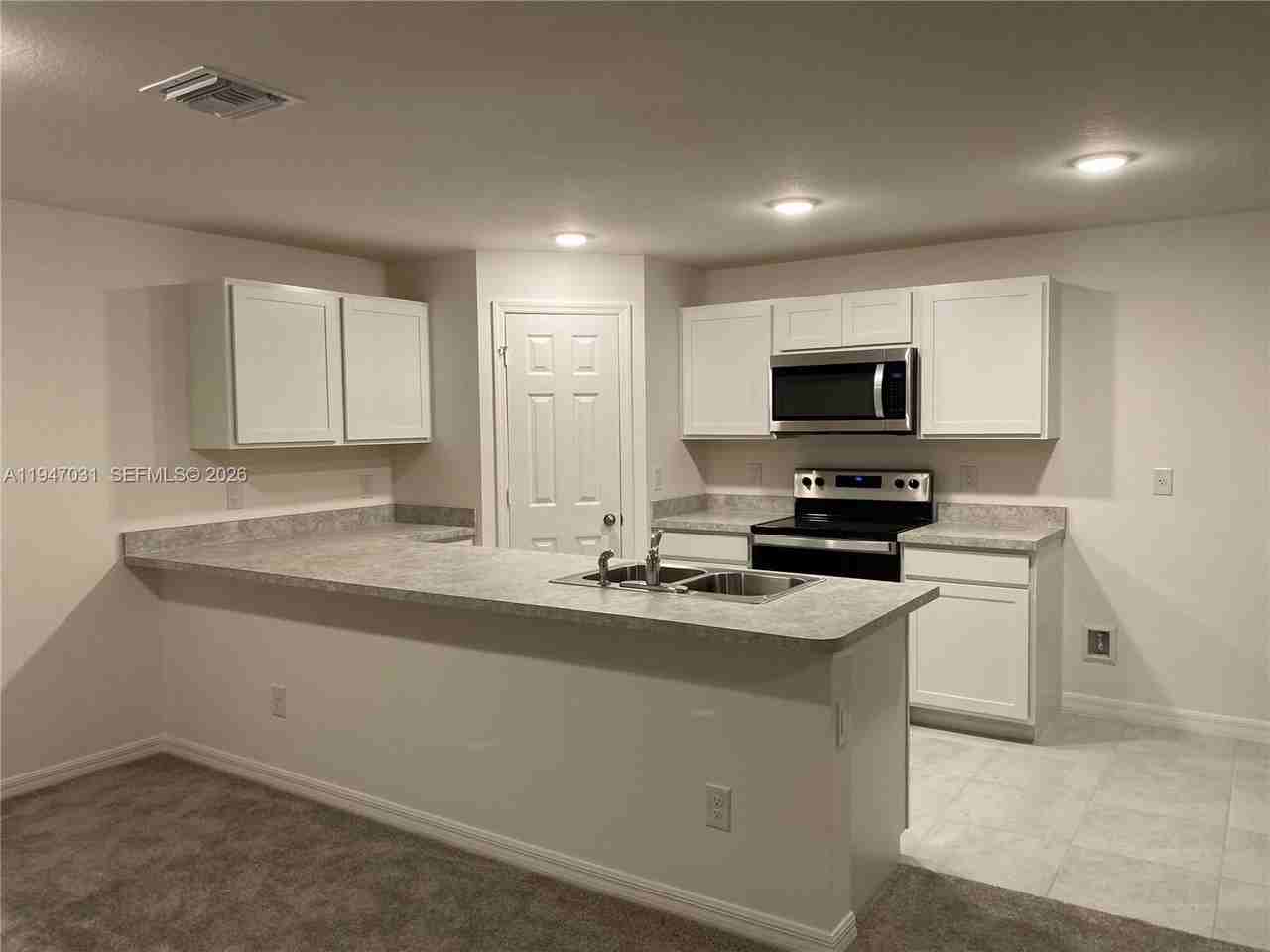 328 Ne 21st St #328 - Photo 2 of 6