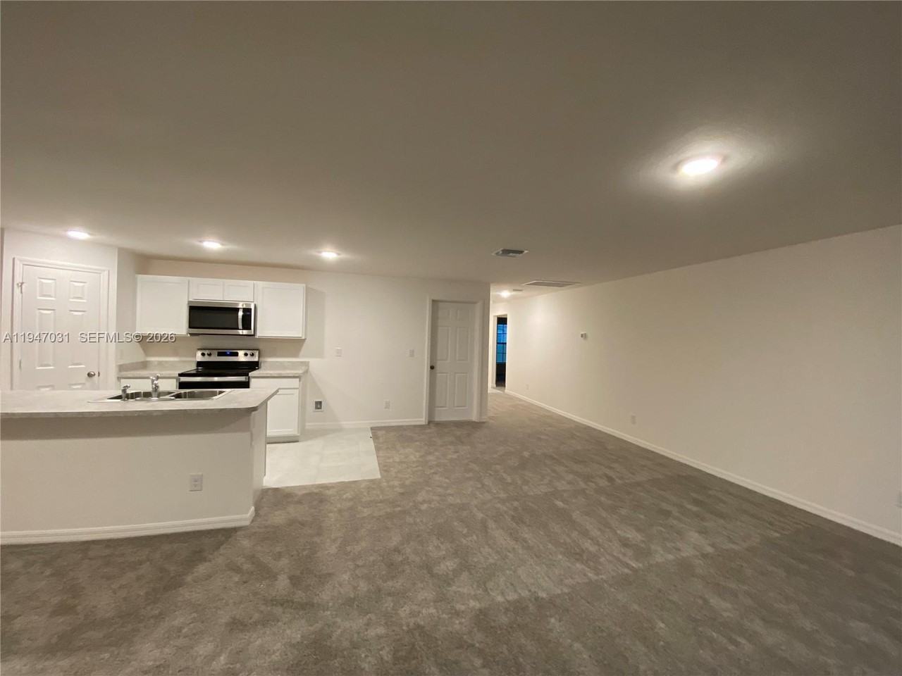 328 Ne 21st St #328 - Photo 3 of 6