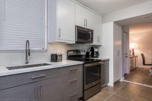 2255 Lindell Blvd - Photo 1 of 1