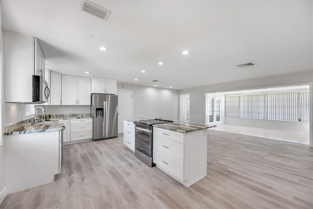 11211 60th Ave #11211 - Photo 3 of 23