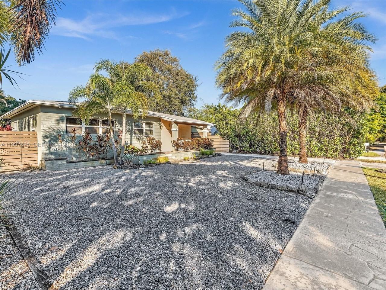 1731 Nw 7th Ter #1731 - Photo 4 of 50