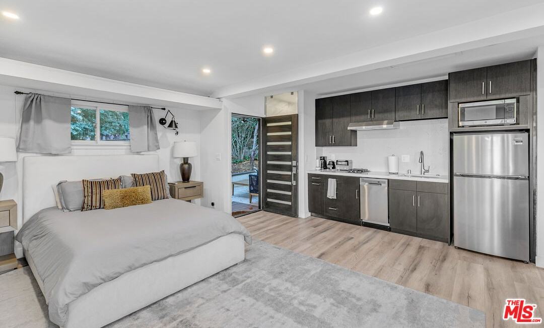 3937 Kentucky Dr #3937 - Photo 3 of 13