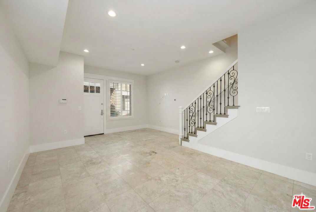 2020 Holly Dr #2020-5 - Photo 2 of 10