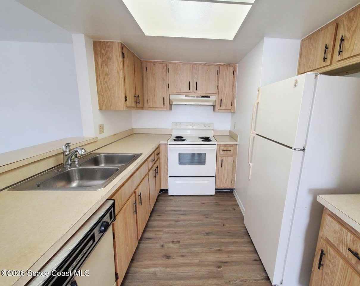 1034 Ellen Ct #1034-1034 - Photo 3 of 17