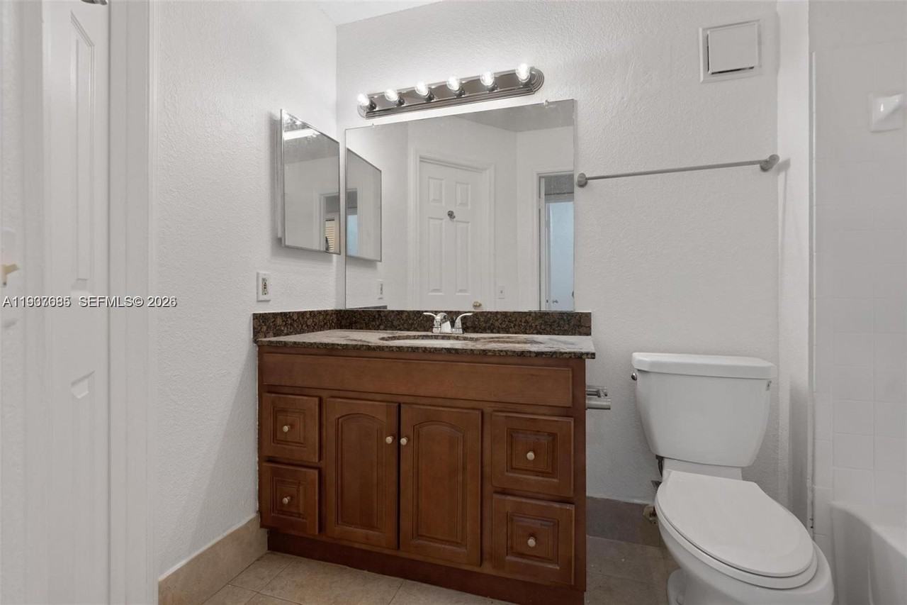 12400 Vista Isles Dr #12400-1418 - Photo 4 of 37