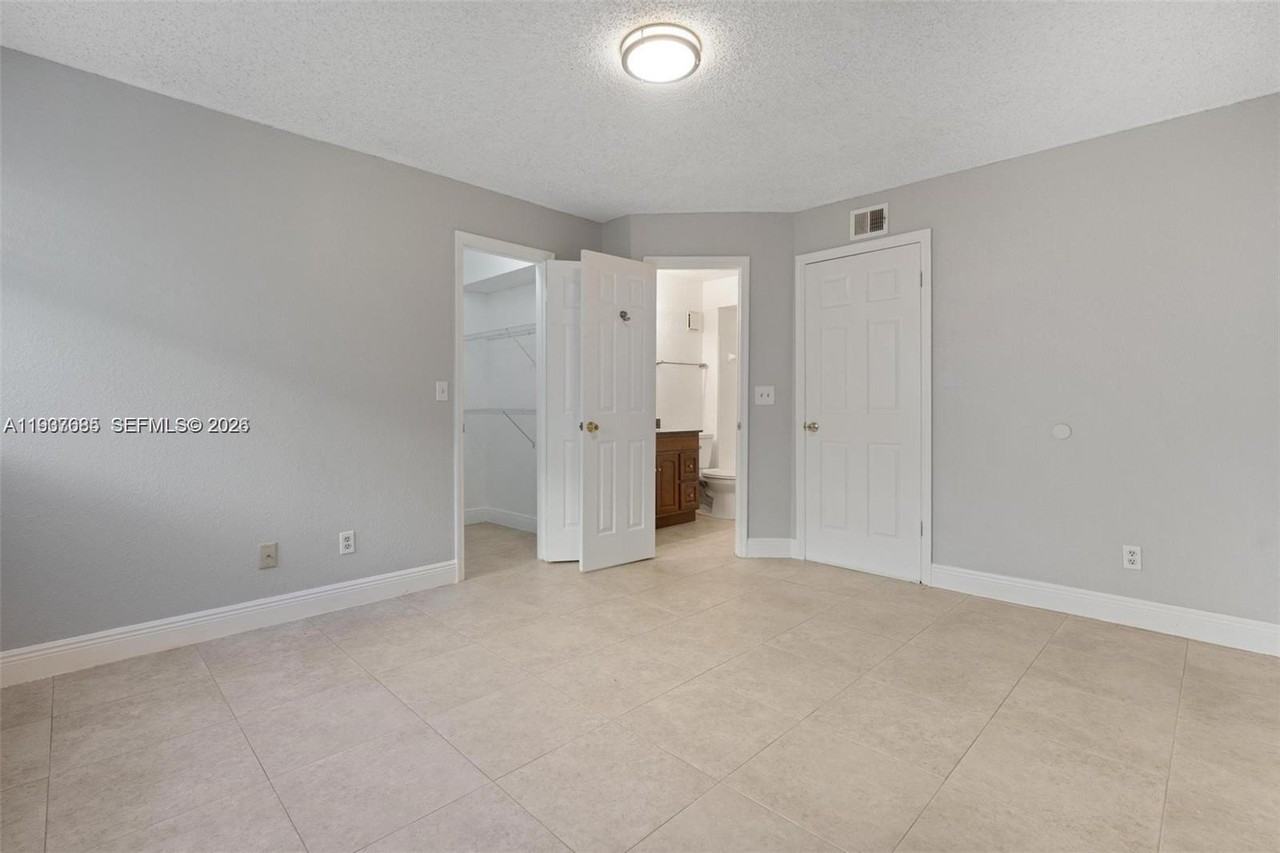 12400 Vista Isles Dr #12400-1418 - Photo 5 of 37
