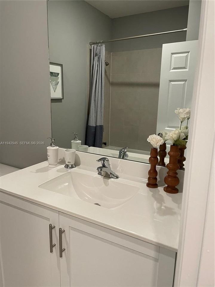 13119 Sw 232nd St #13119 - Photo 7 of 23